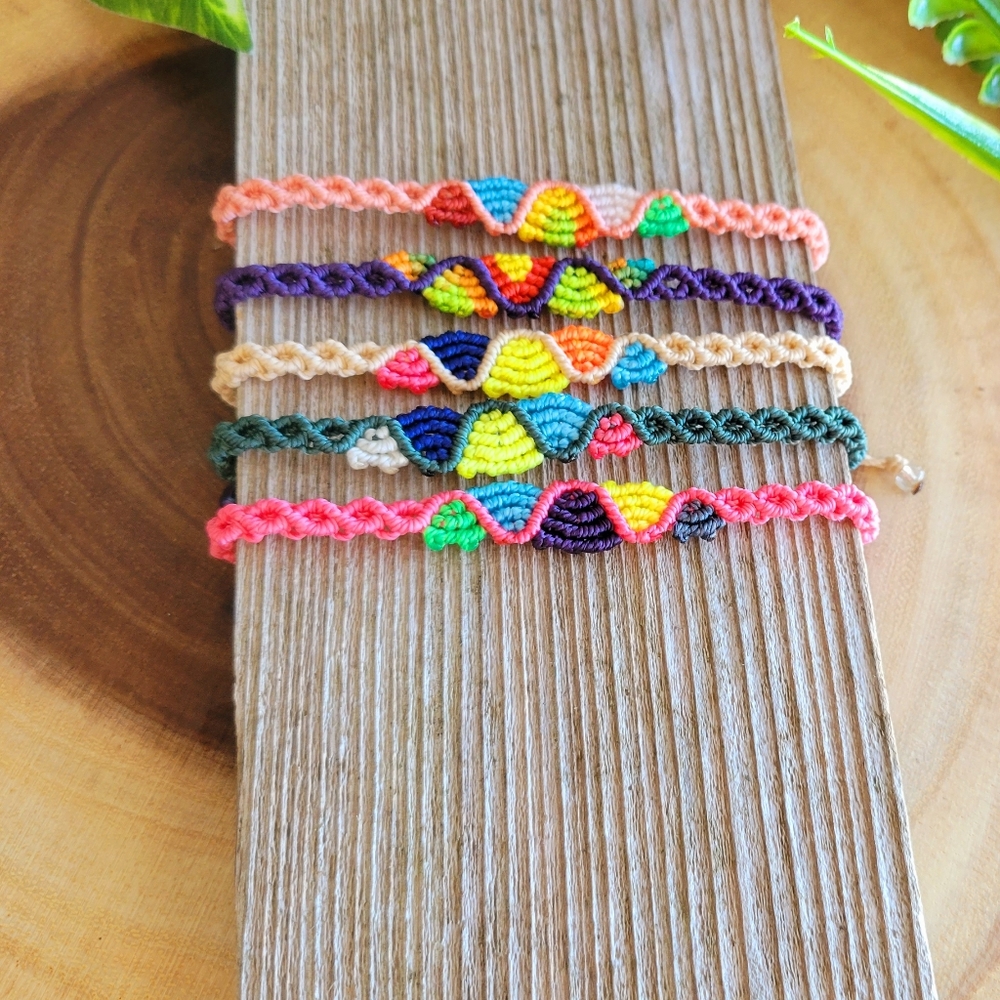Handmade Peruvian Macrame Bracelets. - Picture 2 of 4